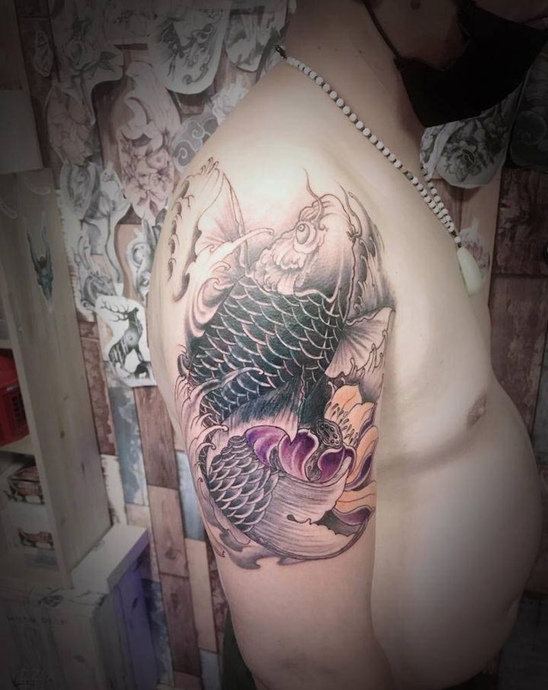 锦鲤纹身图片_手臂新传统纹身图案