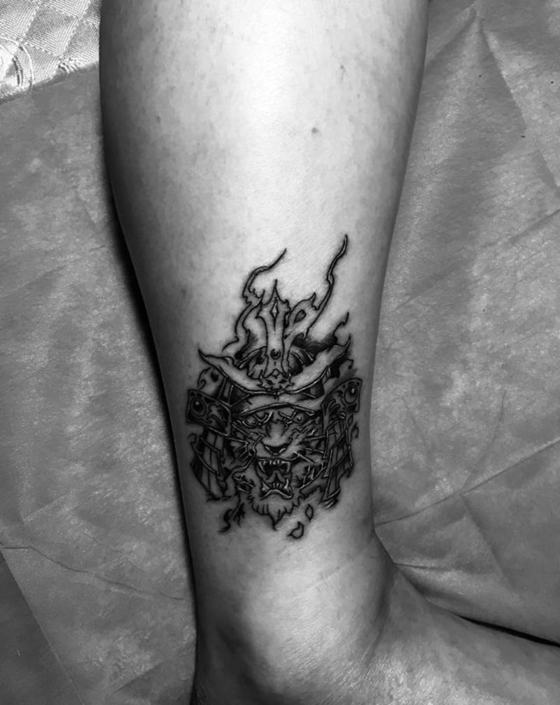 小脑斧纹身图片_脚部纹身图案