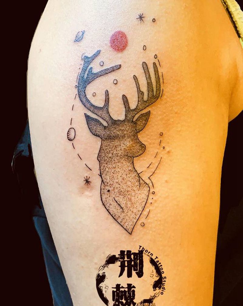 鹿纹身图片_手臂点刺纹身图案