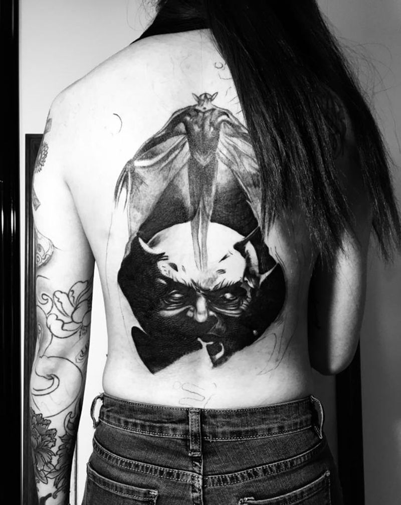 近期纹身图片_背部纹身图案