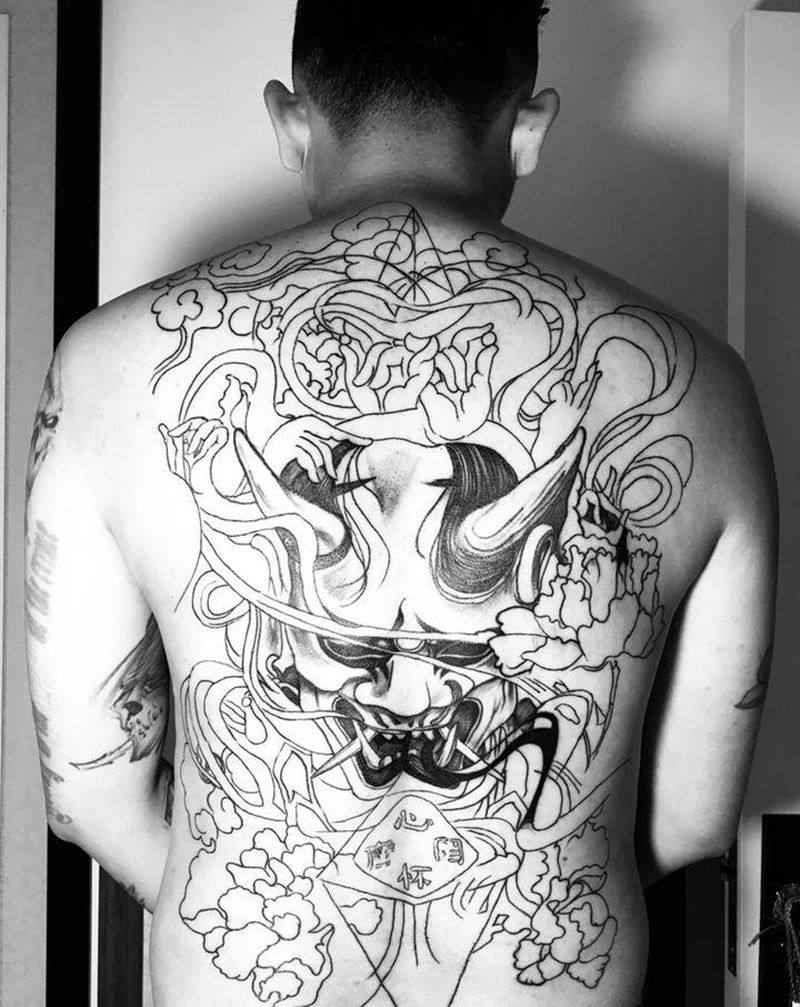 近日纹身图片_背部纹身图案