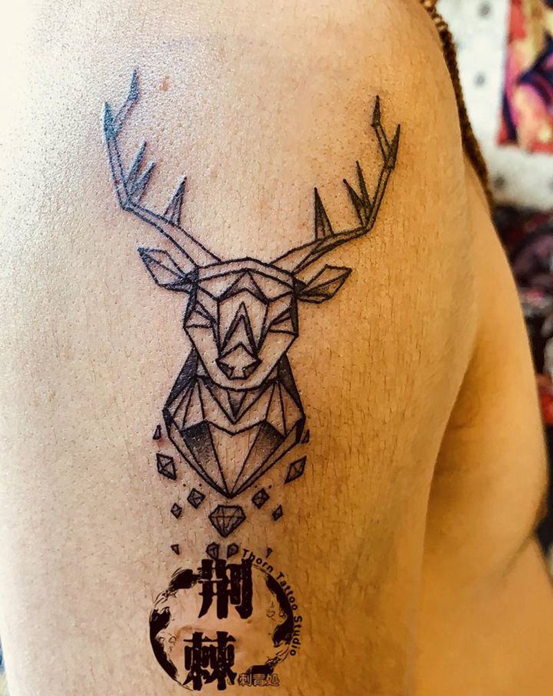 鹿纹身图片_手臂几何纹身图案