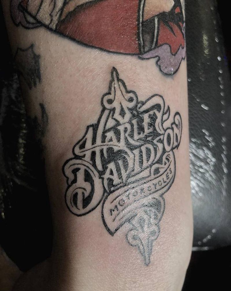 哈雷爱好者纹身图片_手臂black work纹身图案