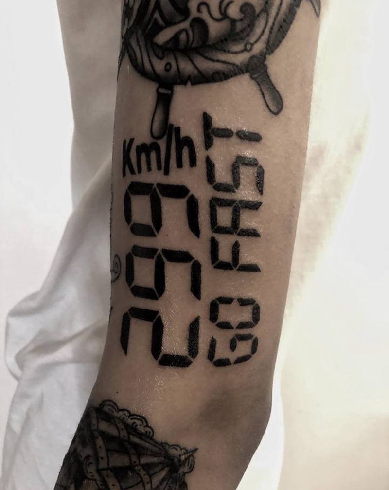 极速299纹身图片_手臂black work纹身图案