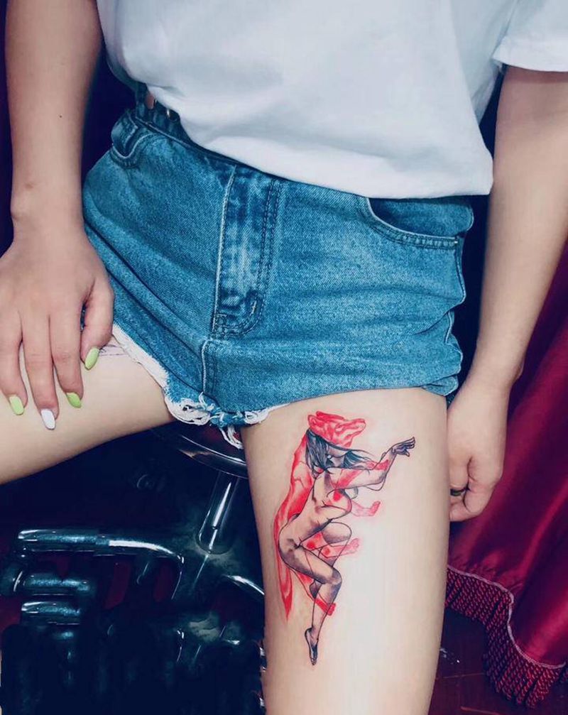 狼女纹身图片_腿部几何纹身图案