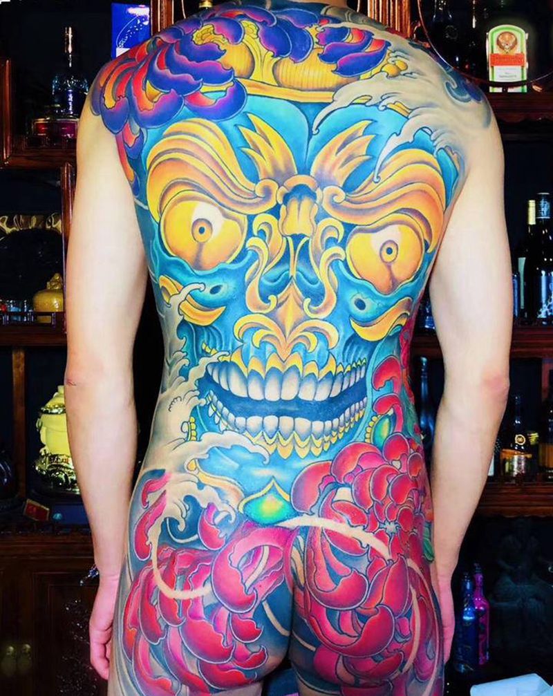 嘎巴拉纹身图片_背部老传统纹身图案