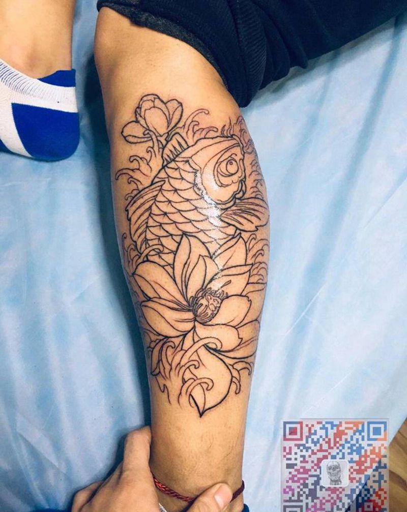 小腿鲤鱼纹身图片_腿部新传统纹身图案