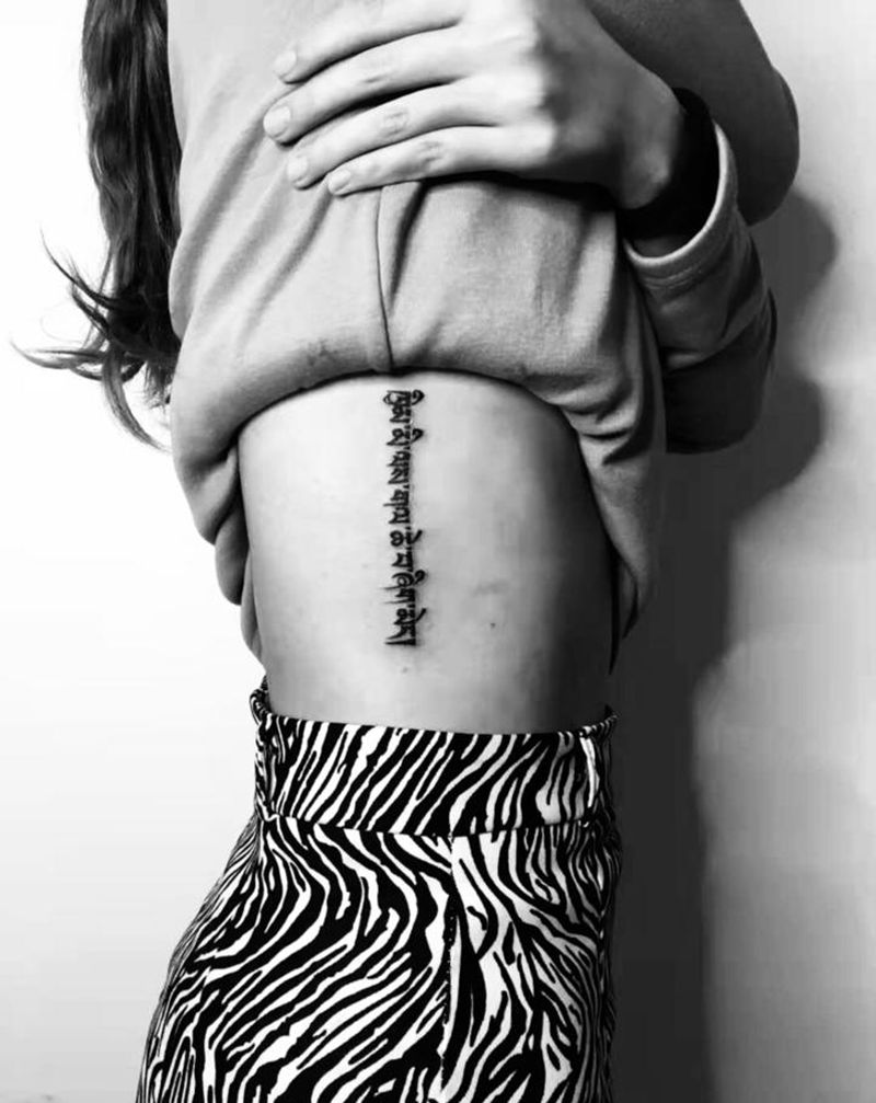 徒弟新作纹身图片_腰部纹身图案