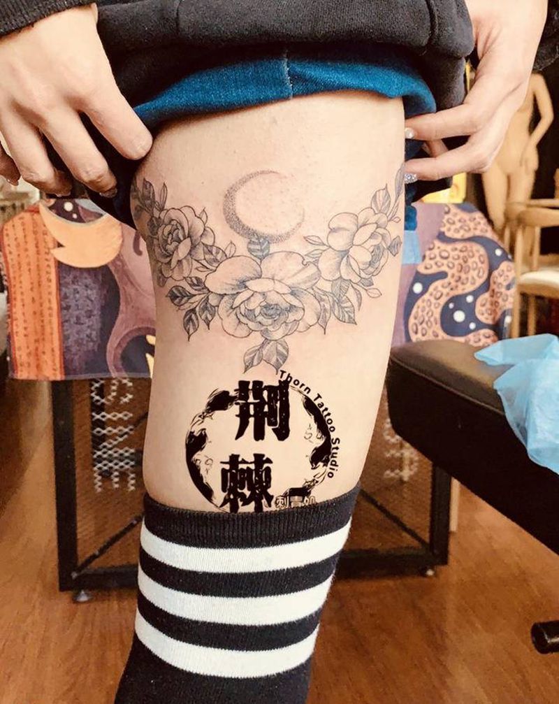 素花纹身图片_腿部点刺纹身图案