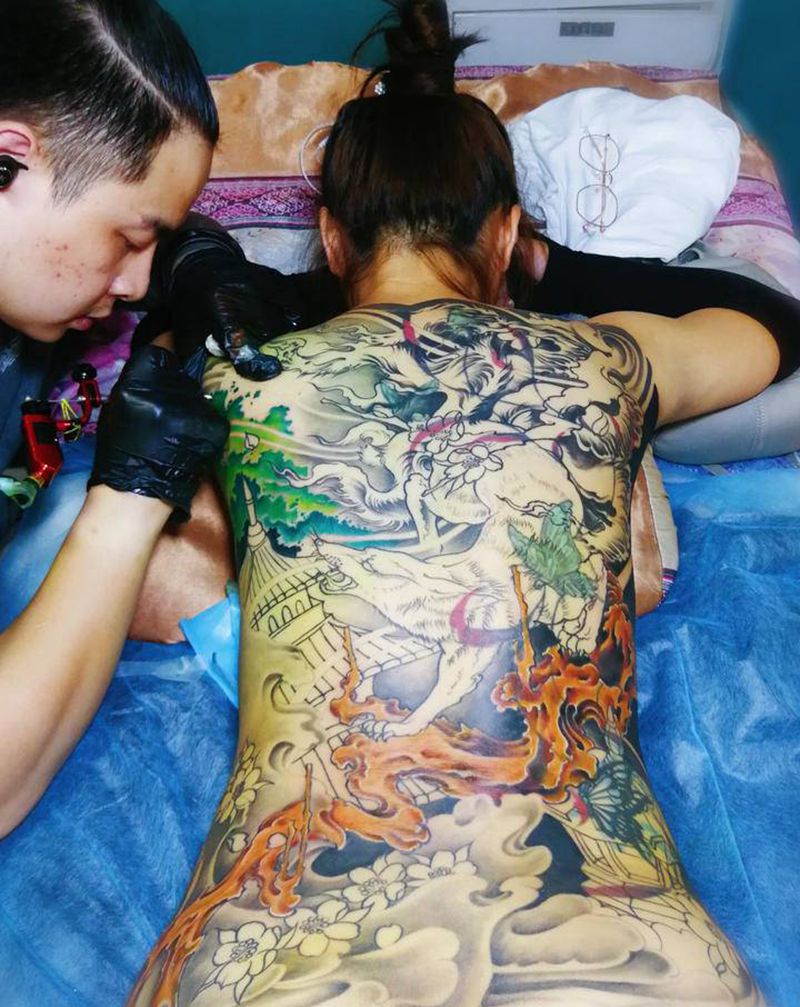 遮盖九尾狐纹身图片_背部新传统老传统纹身图案