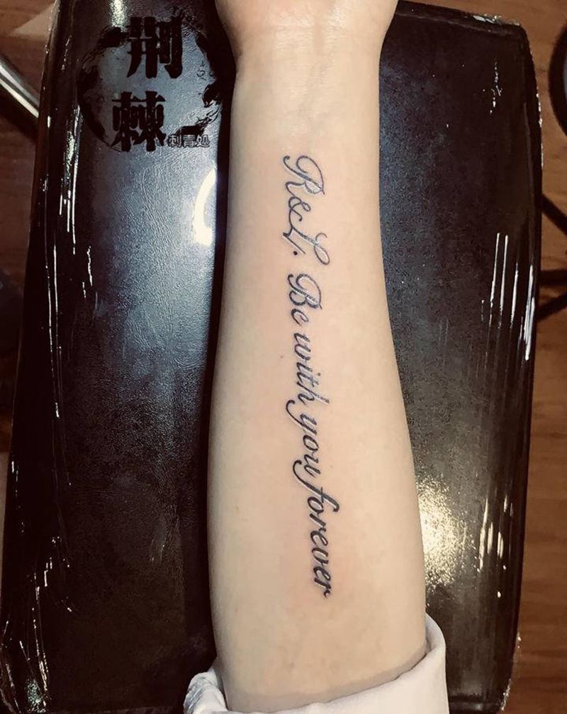 打字机纹身图片_手臂花体字纹身图案