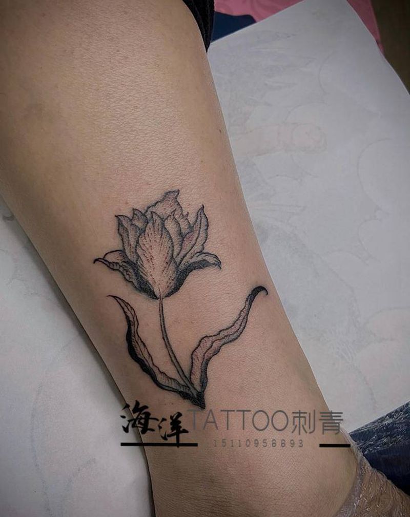 素素的小花纹身图片_手臂纹身图案