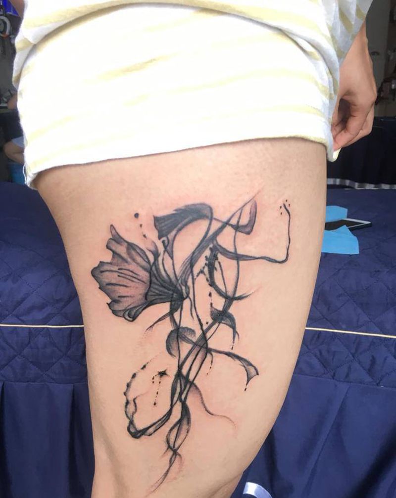 水墨纹身图片_腿部水墨纹身图案