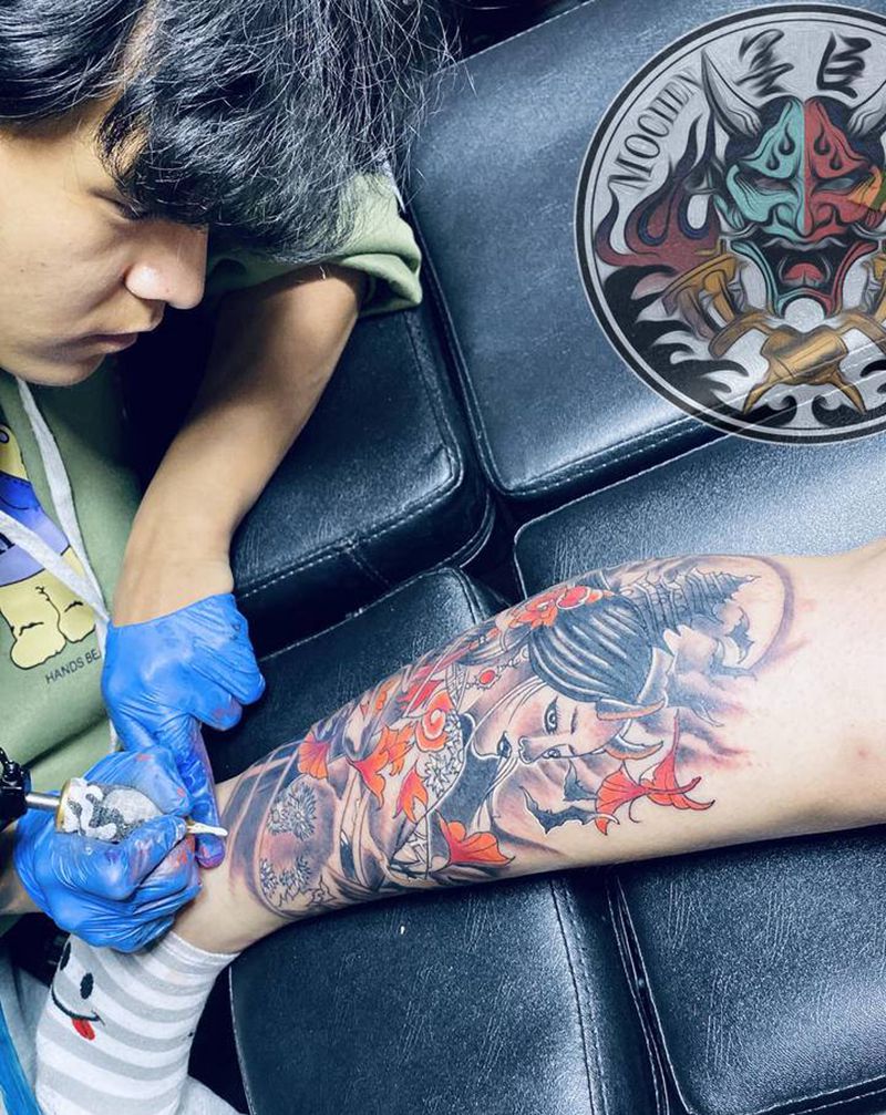 魔姬纹身图片_腿部新传统艺妓黑灰女人纹身图案