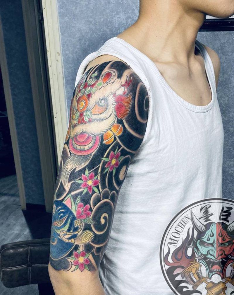 福狮纹身图片_肩部手臂老传统新传统重彩福狮老传统纹身图案