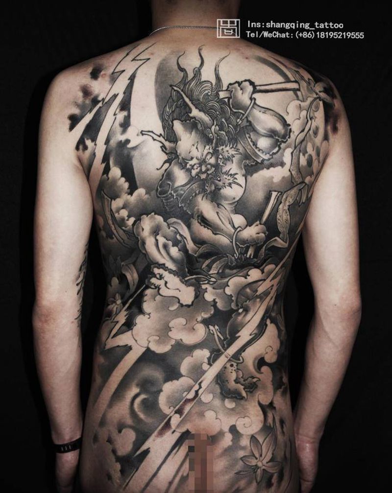 雷神纹身图片_背部臀部新传统纹身图案