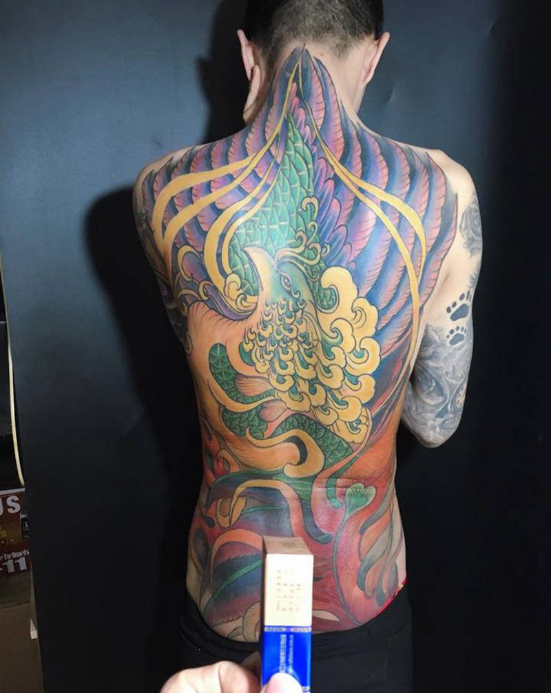 凤凰纹身图片_背部新传统纹身图案