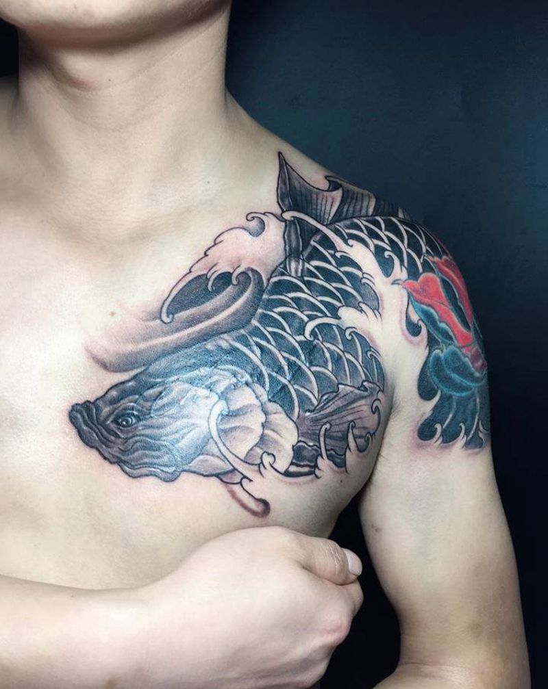 锦鲤遮盖 修改纹身图片_胸部新传统纹身图案