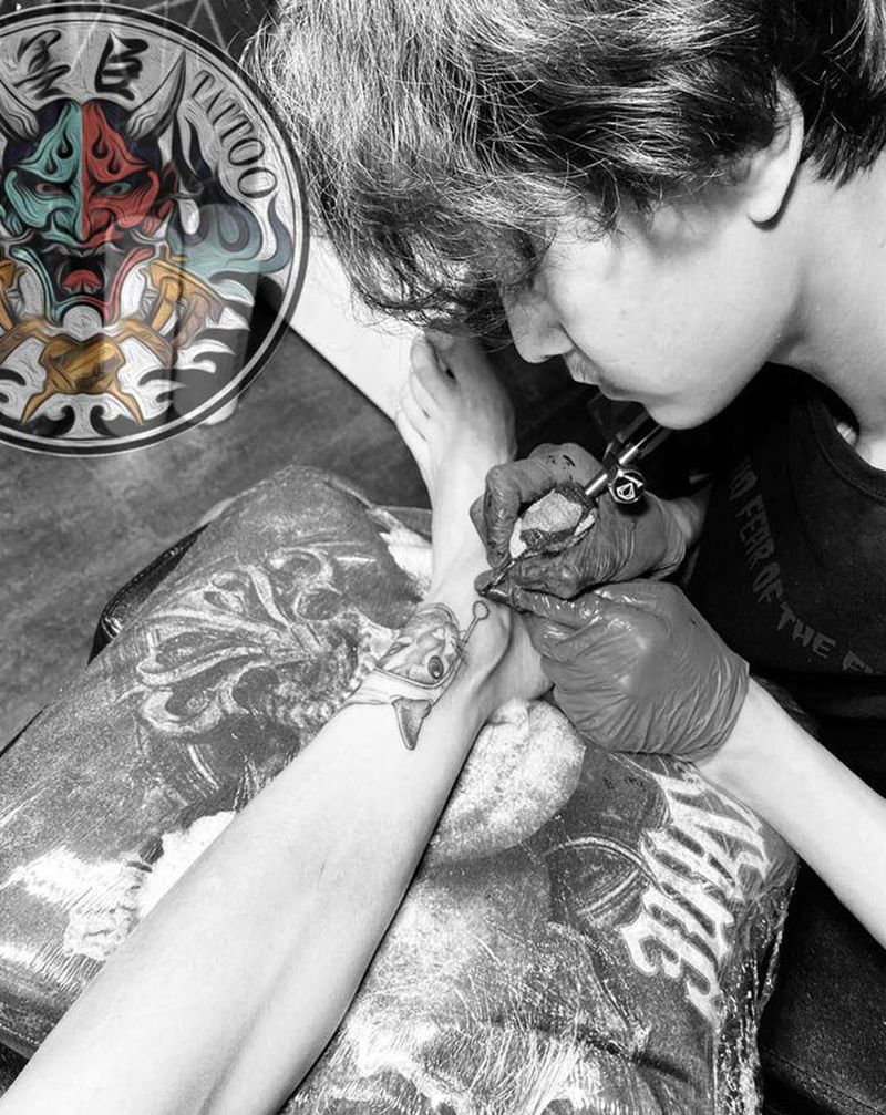 猫纹身图片_腿部脚部欧美写实点刺猫点刺写实纹身图案