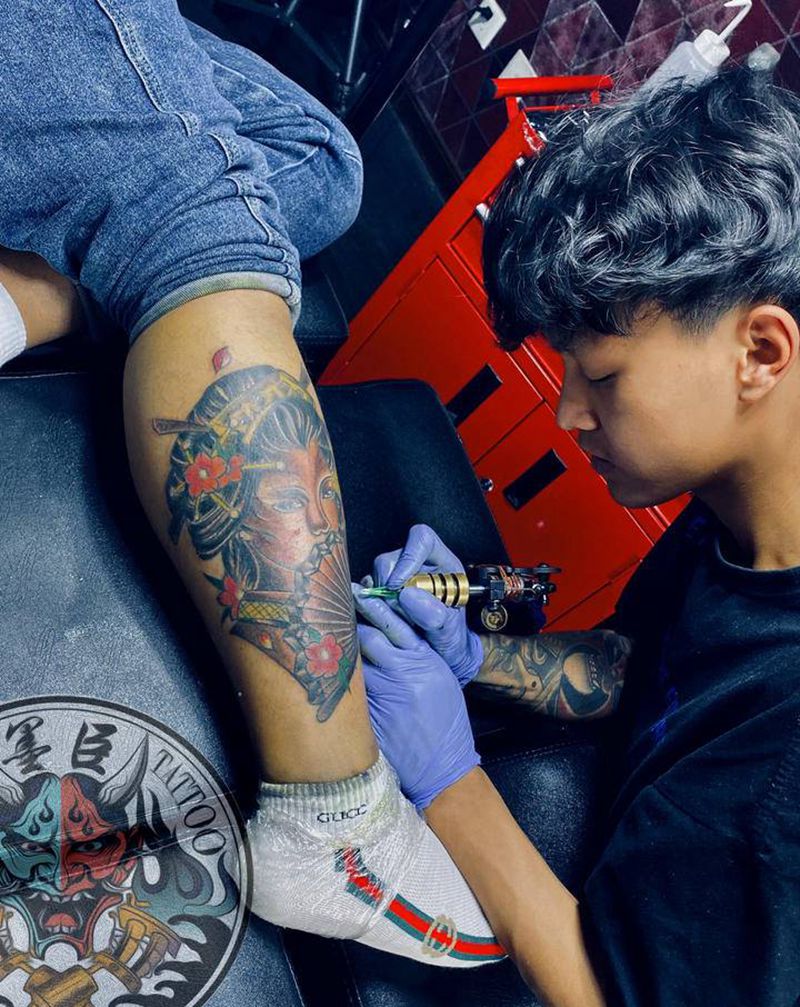 艺妓纹身图片_腿部新传统老传统艺妓古风人物纹身图案