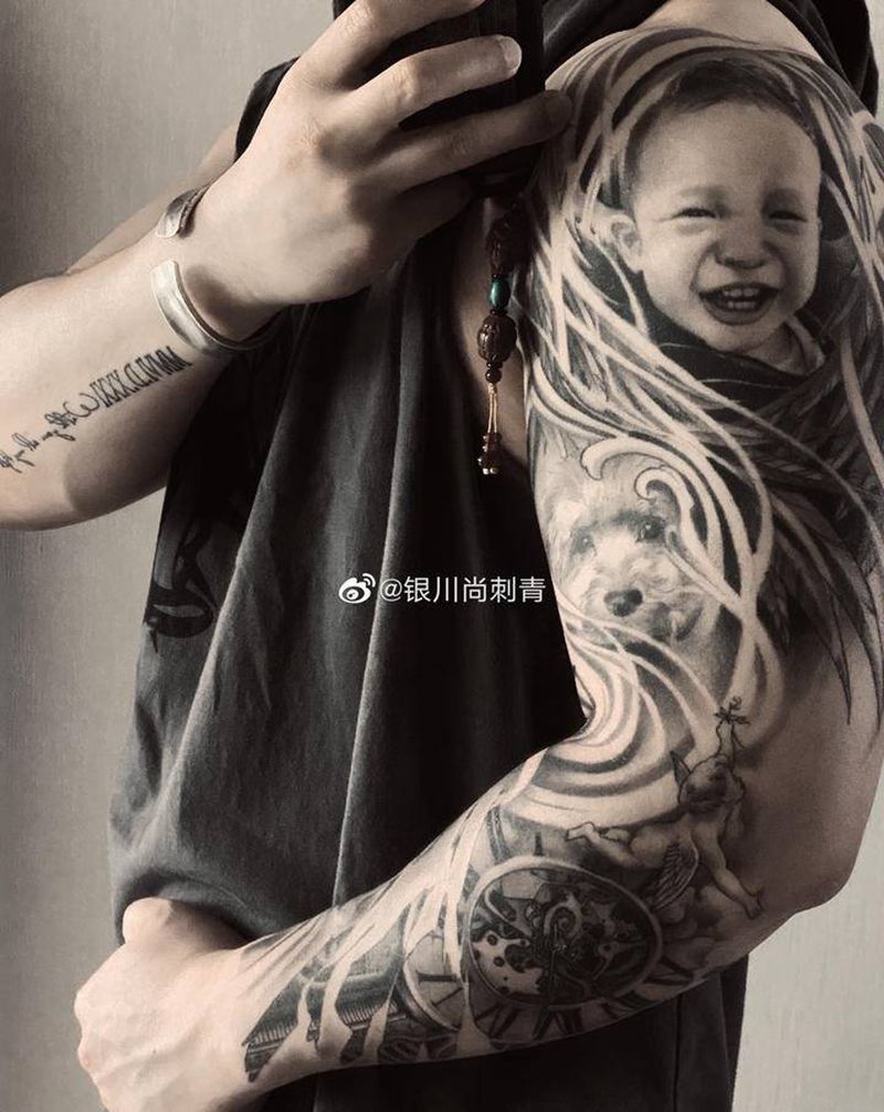 永恒纹身图片_手臂手部欧美写实纹身图案