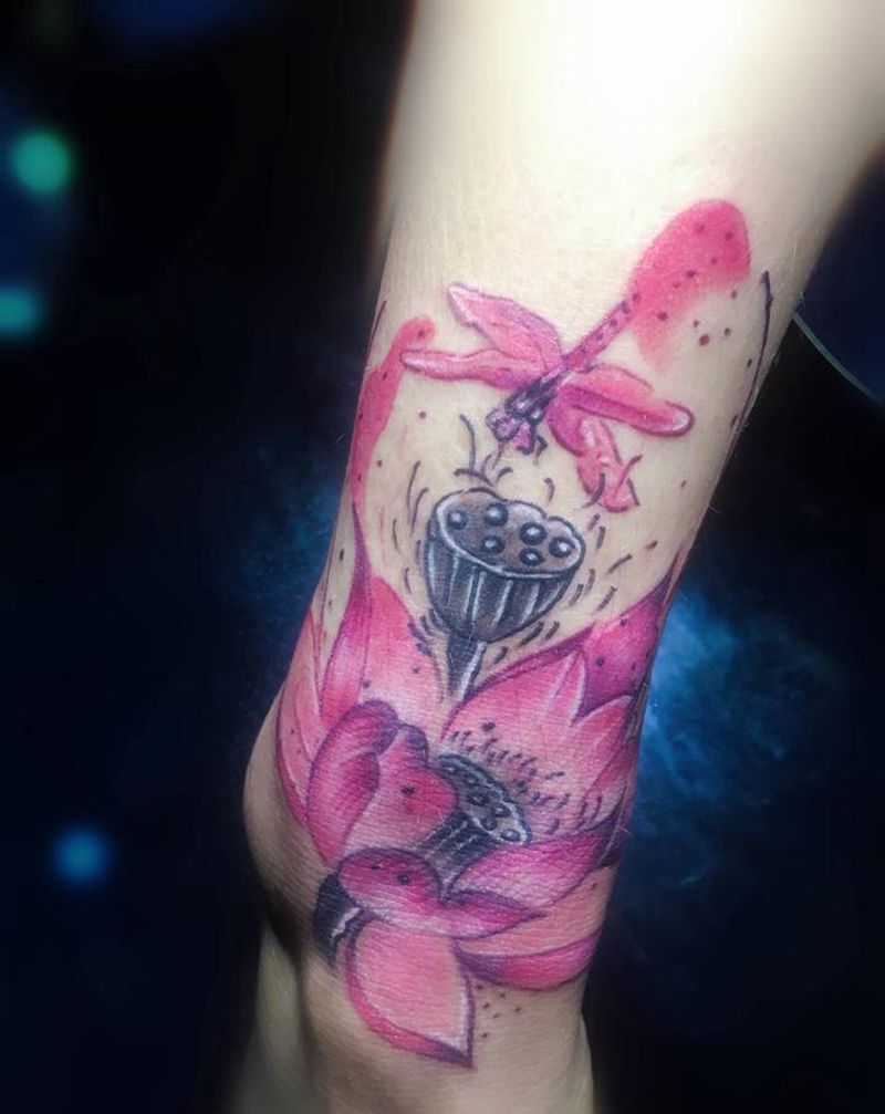 疤痕遮盖纹身图片_脚部水墨纹身图案