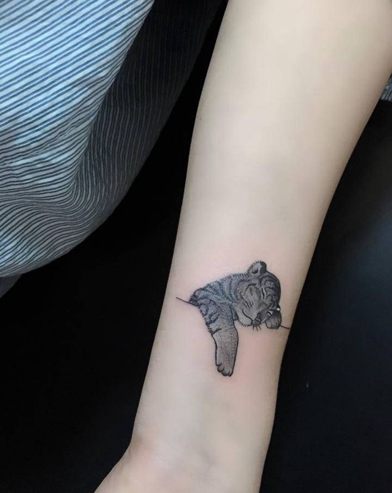 大脑虎纹身图片_手臂纹身图案