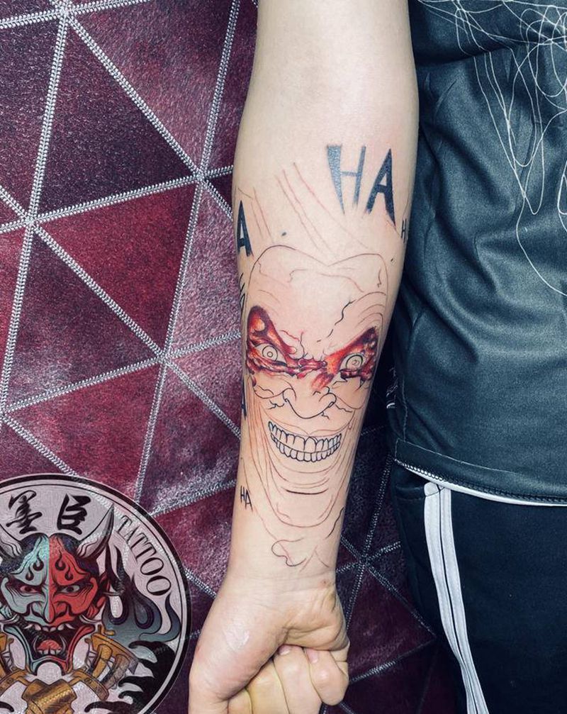 小丑纹身图片_手臂欧美写实水彩小丑纹身图案