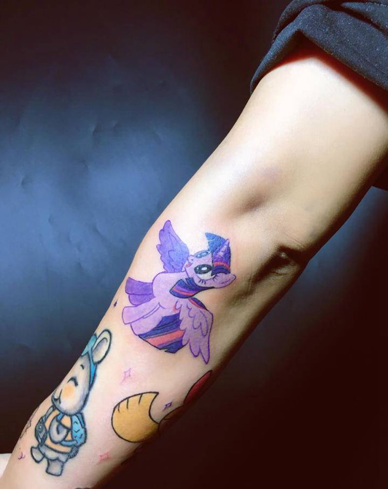 小可爱拼接纹身图片_手臂New School纹身图案