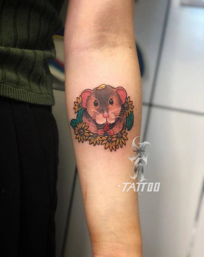 花枝鼠纹身图片_手臂卡通宠物纹身图案