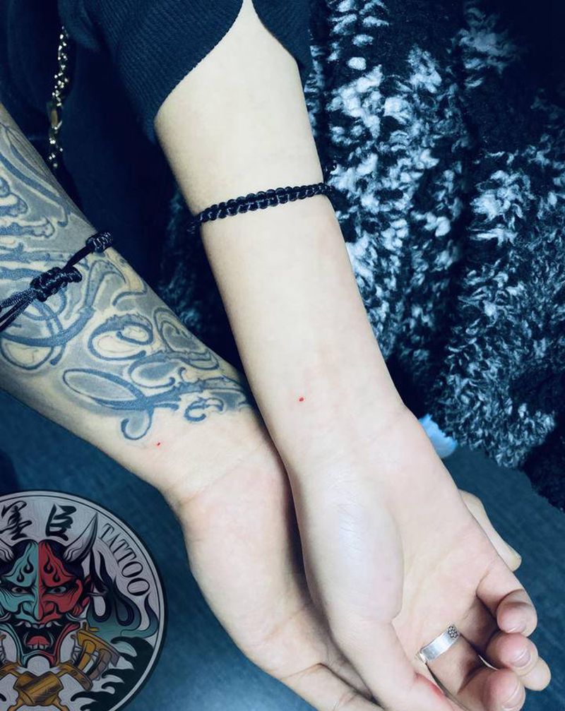 朱砂痣纹身图片_手臂手部点刺朱砂痣纹身图案