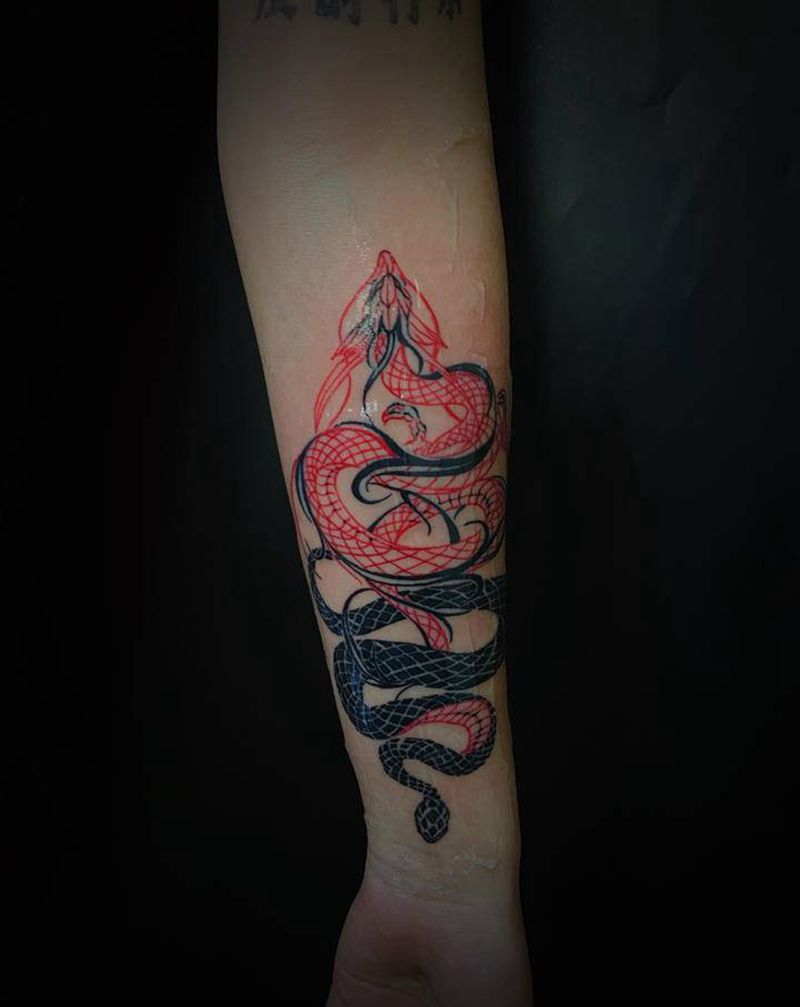 小红龙纹身图片_手臂几何New School纹身图案