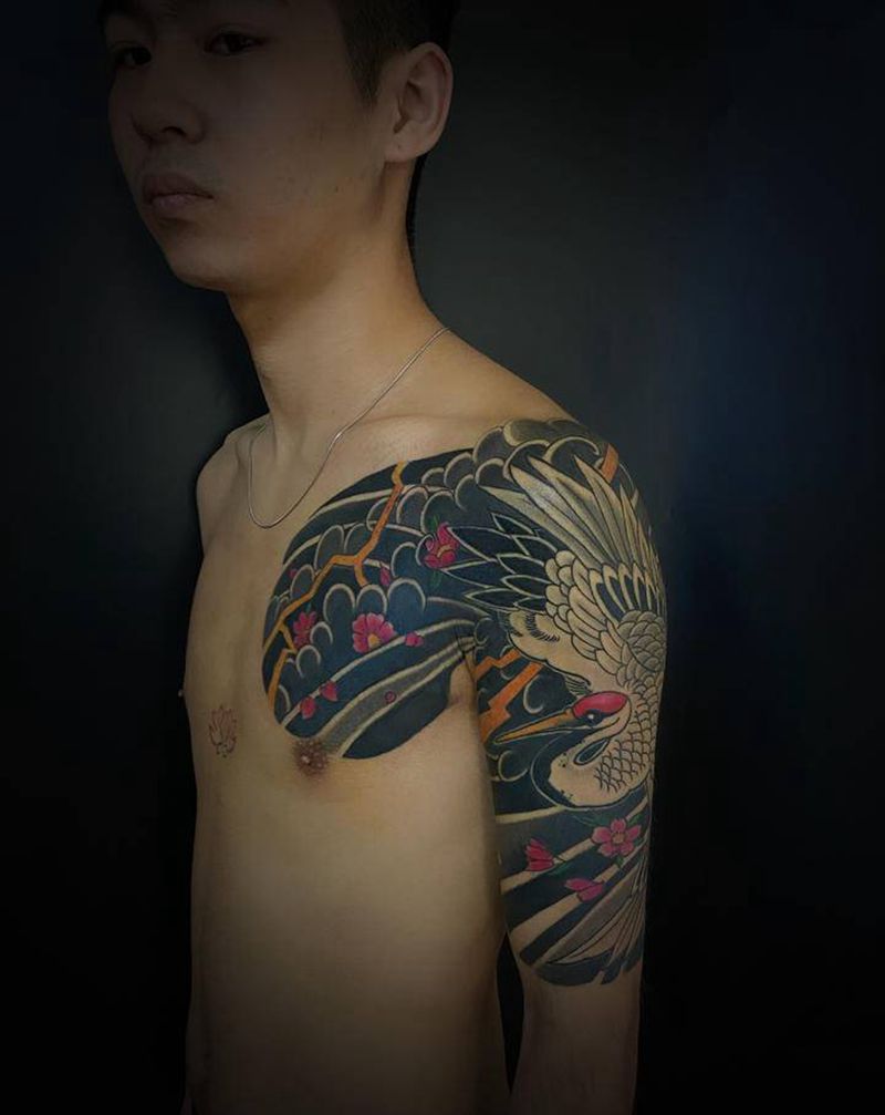 仙鹤半甲纹身图片_手臂胸部老传统银川手稿仙鹤纹身图案