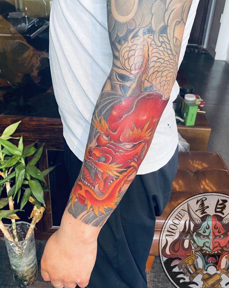 恶龙纹身图片_手臂肩部新传统老传统龙重彩纹身图案