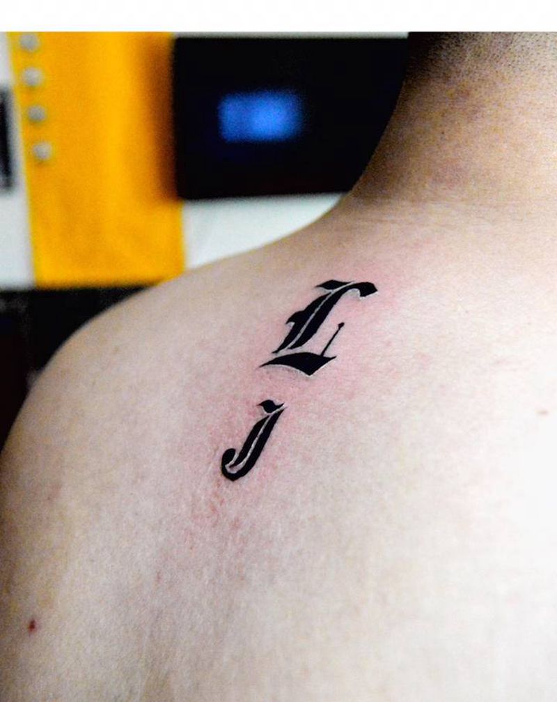 字母纹身图片_背部图腾纹身图案