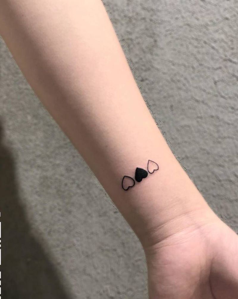 桃心纹身图片_手臂新传统纹身图案