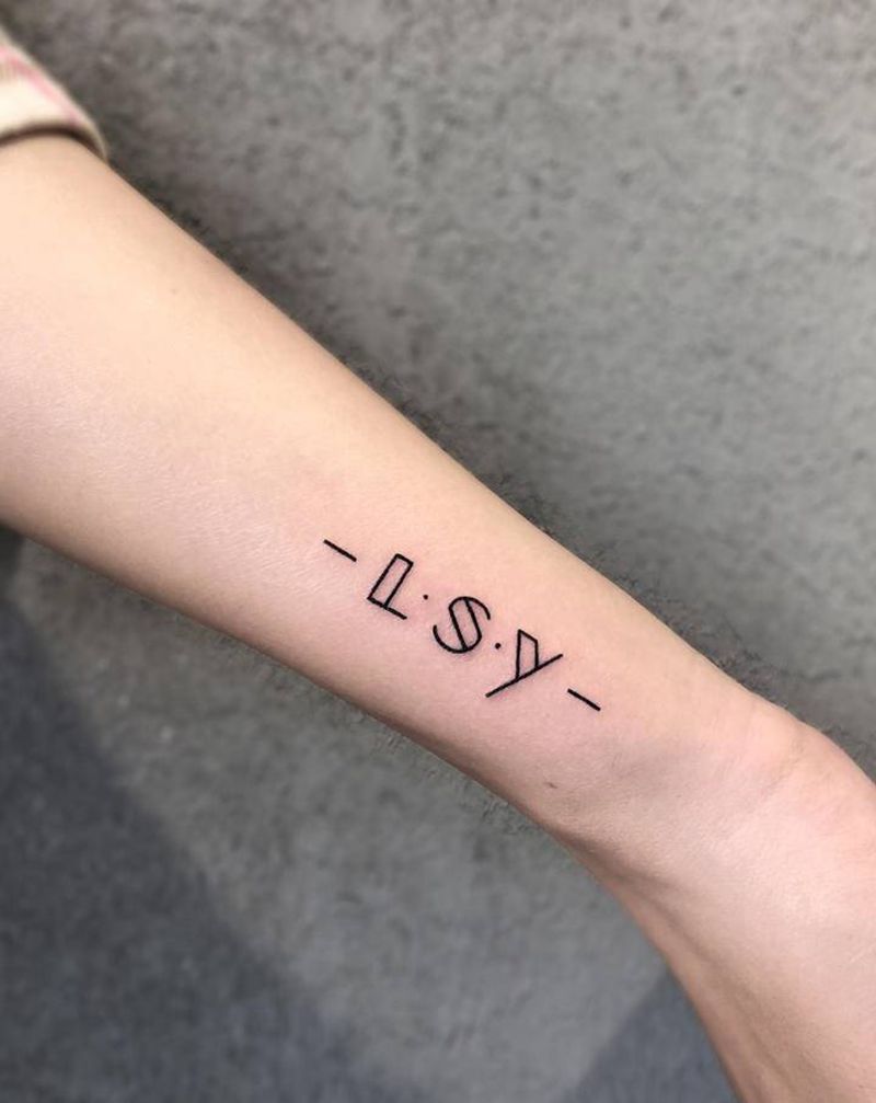 英文字母纹身图片_手臂新传统纹身图案