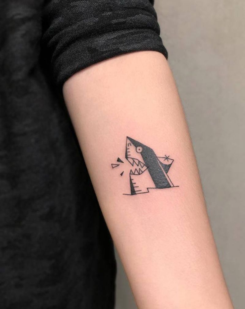 卡通鲨鱼纹身图片_手臂新传统纹身图案