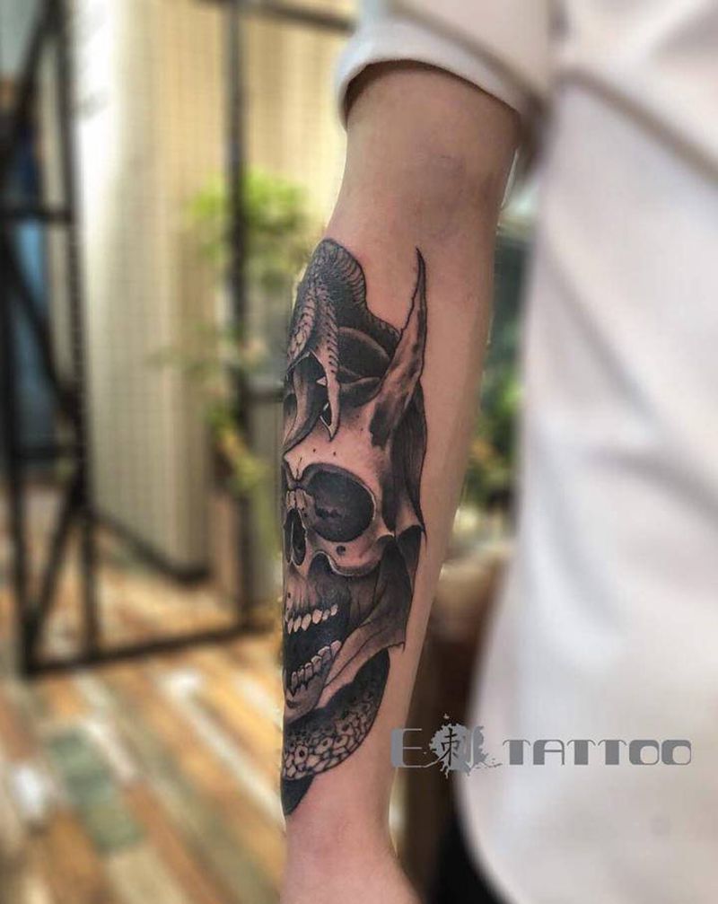 暗黑系纹身图片_手臂欧美写实纹身图案
