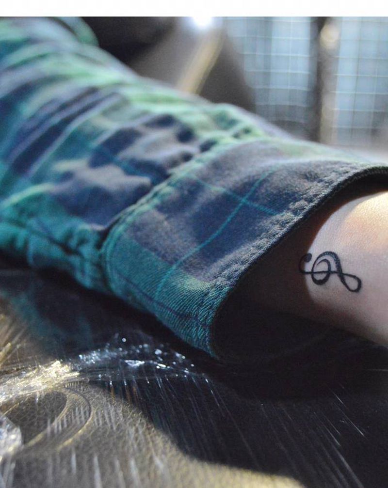 音符纹身图片_手臂图腾纹身图案