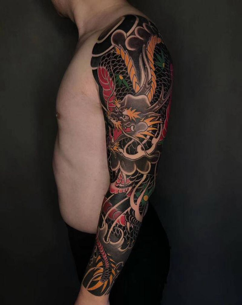 龙纹身图片_手臂肩部老传统纹身图案