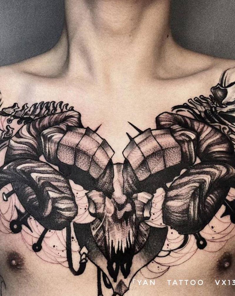 胸花纹身图片_胸部点刺纹身图案