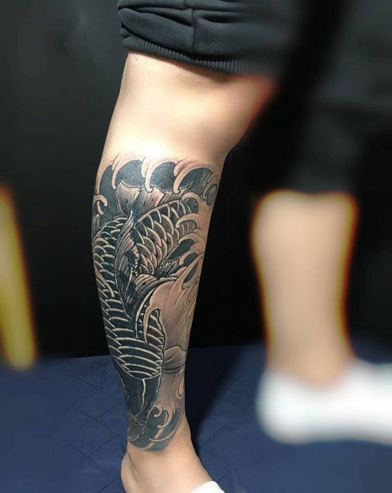 锦鲤遮盖纹身图片_腿部老传统纹身图案