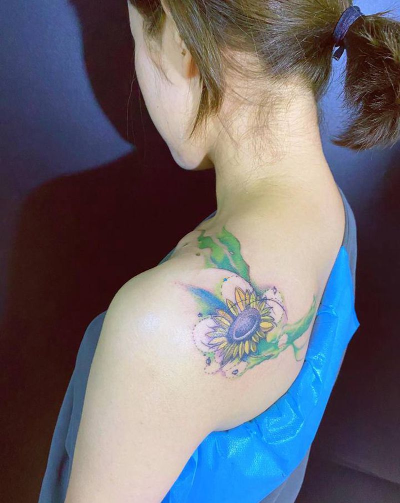 向阳花纹身图片_肩部水彩纹身图案