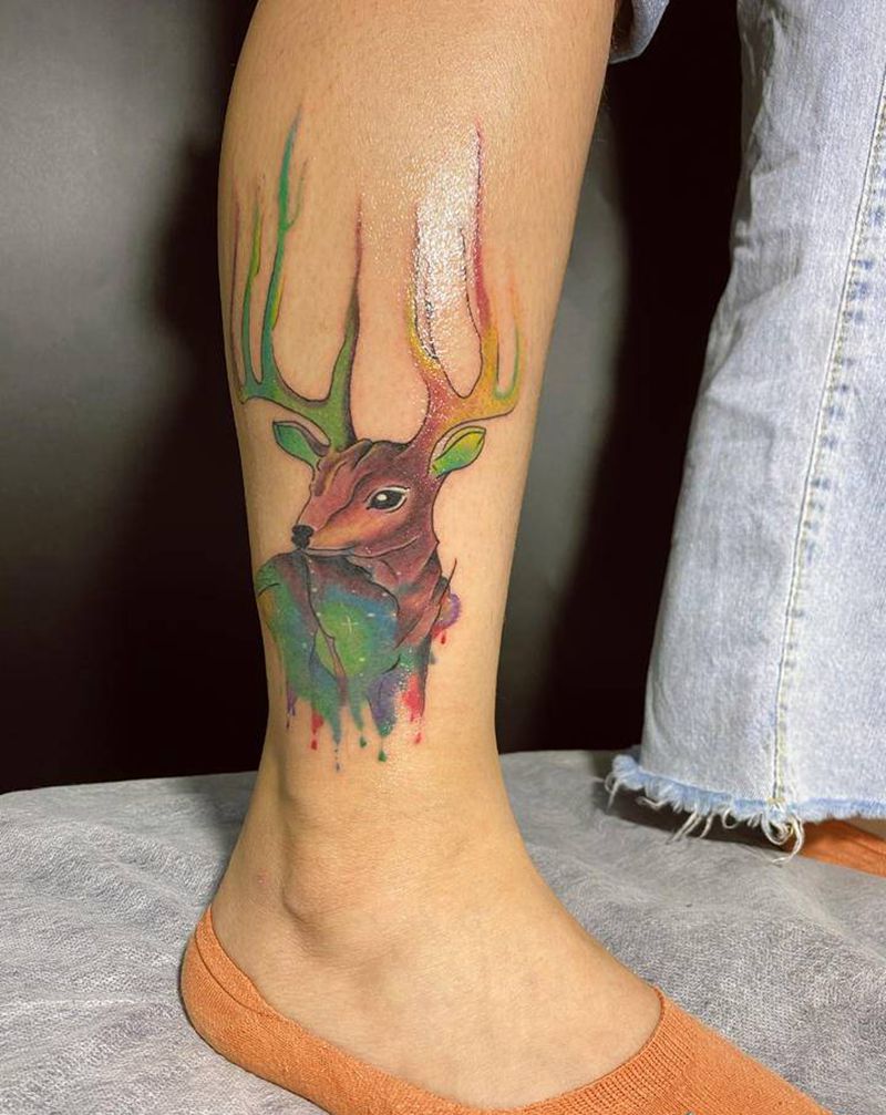 梅花鹿纹身图片_腿部水彩纹身图案