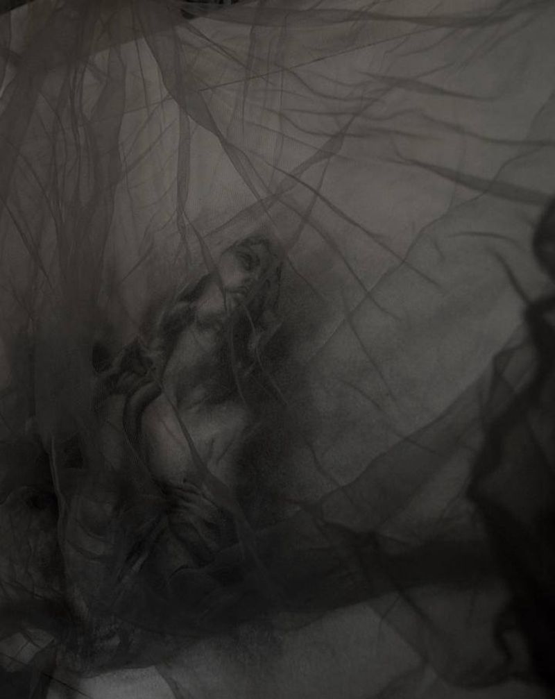 仰望纹身图片_欧美写实纹身图案