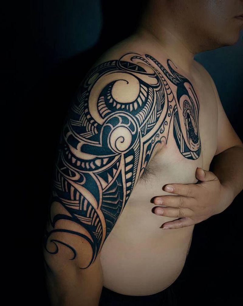 图腾半甲纹身图片_胸部手臂图腾纹身图案