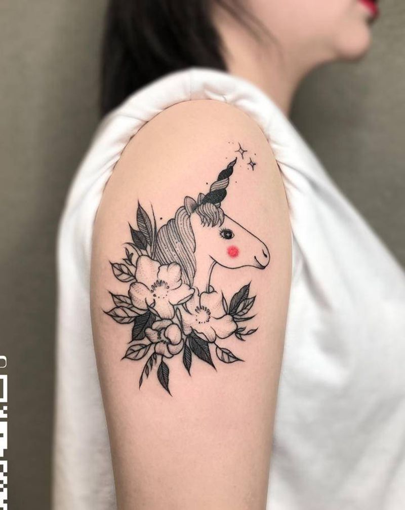 独角兽纹身图片_手臂点刺纹身图案