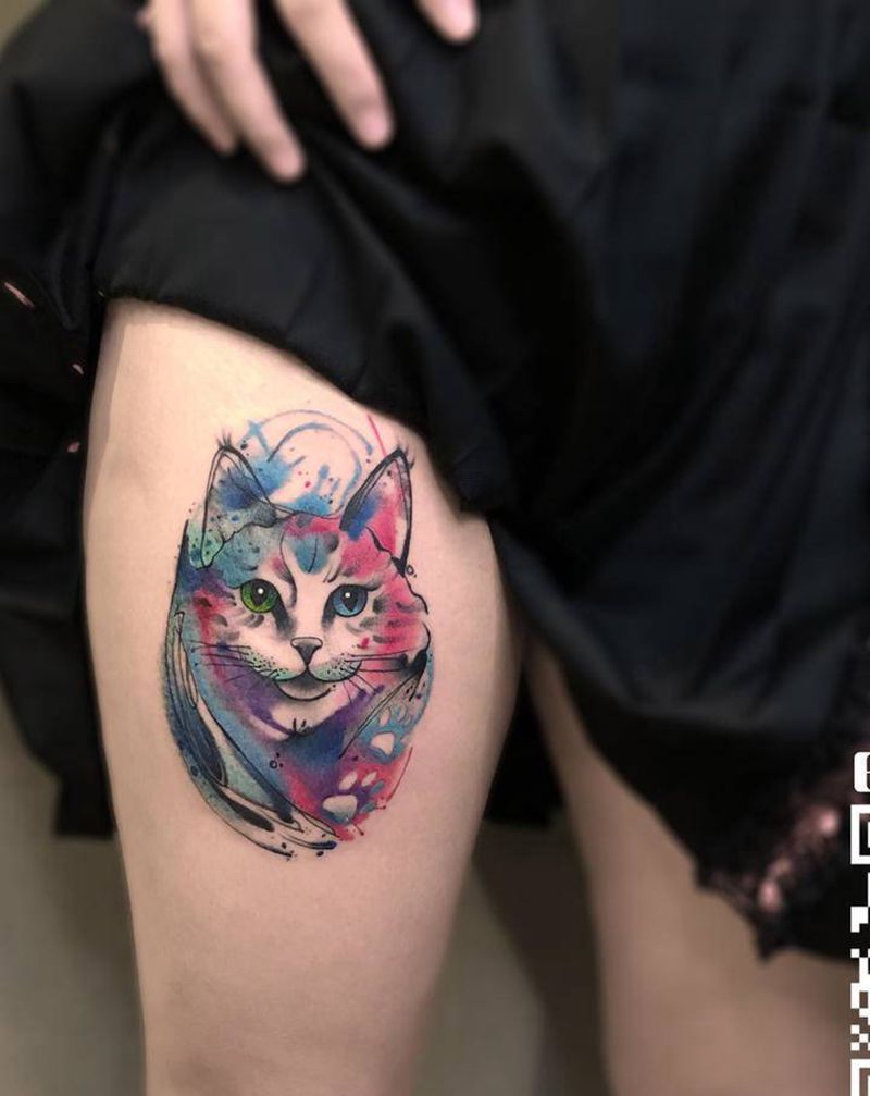 猫纹身图片_腿部水彩纹身图案