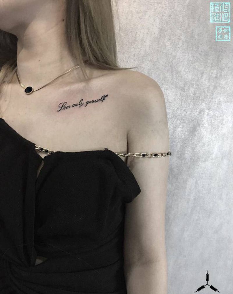 小清新纹身图片_胸部纹身图案